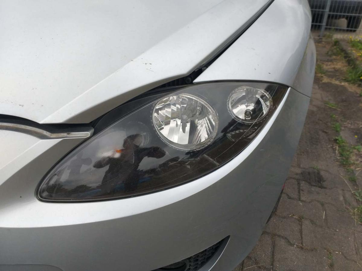 Seat Leon 1P original Scheinwerfer vorn links Halogen Bj.2005